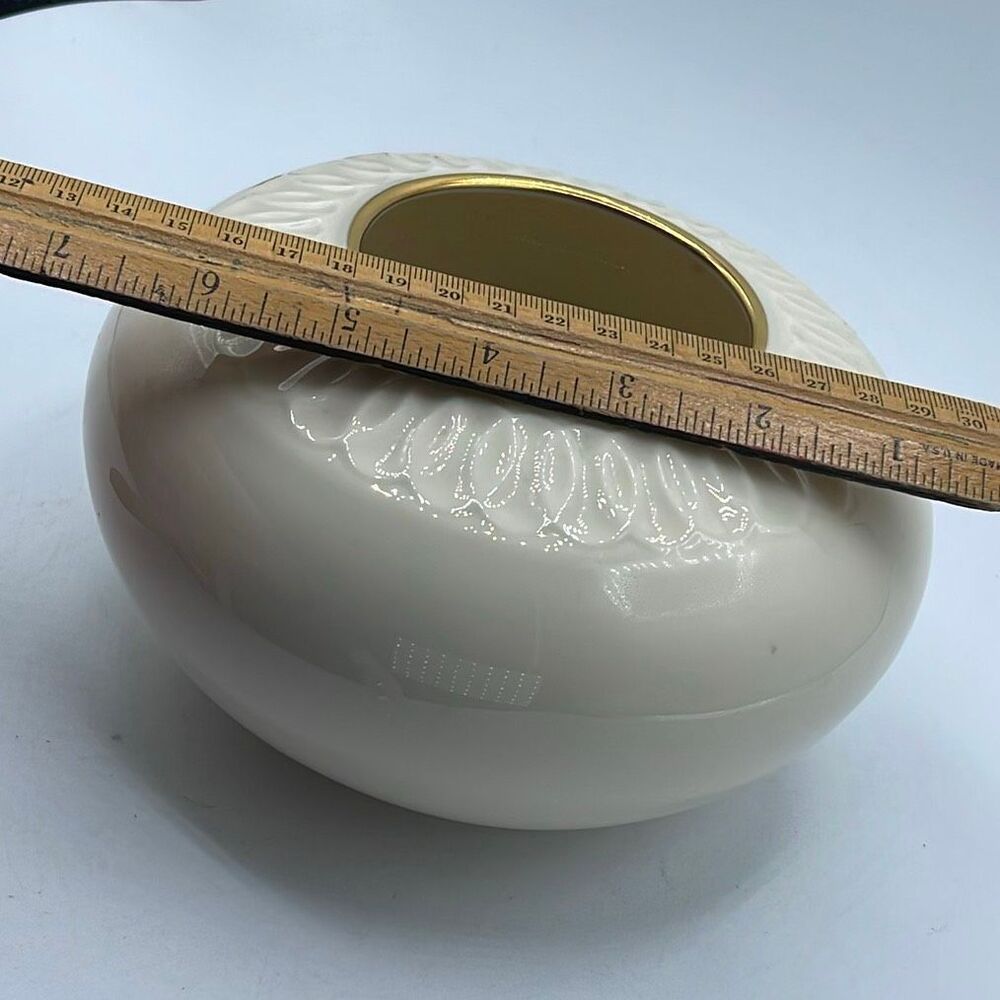Lenox Masterpiece Collection vase embossed design 24K trim. - Picture 6 of 6